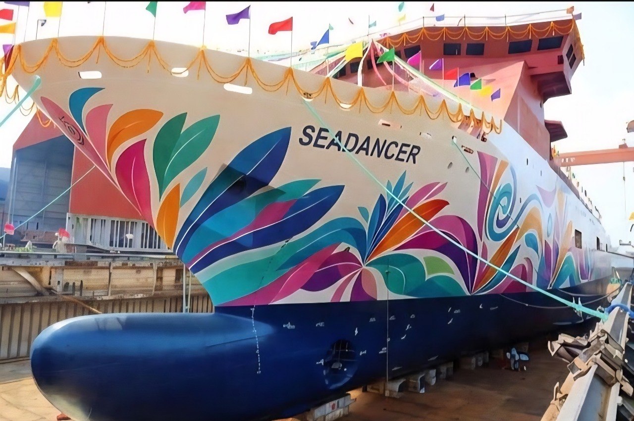 Reception and lounge on deck 3 with staircases and lifts